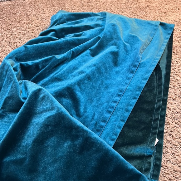 Luxury Velvet Teal / Peacock Blackout Curtains Floor Length - Picture 4 of 6